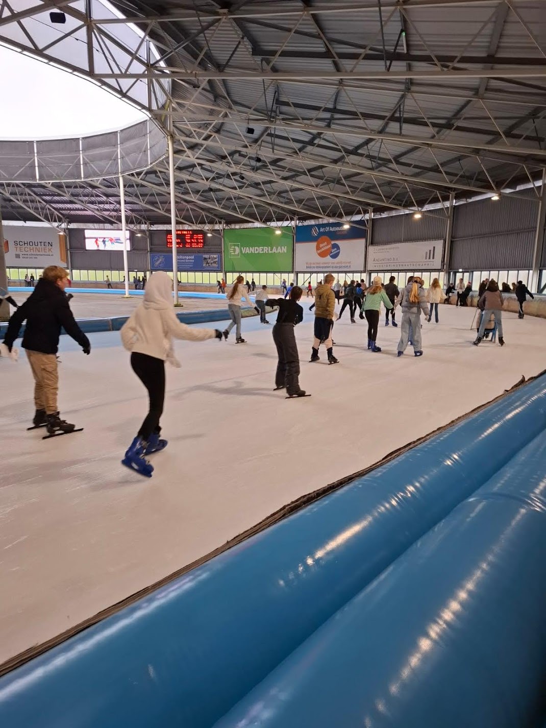 Tabor College Werenfridus leerlingen in actie voor de voedselbank