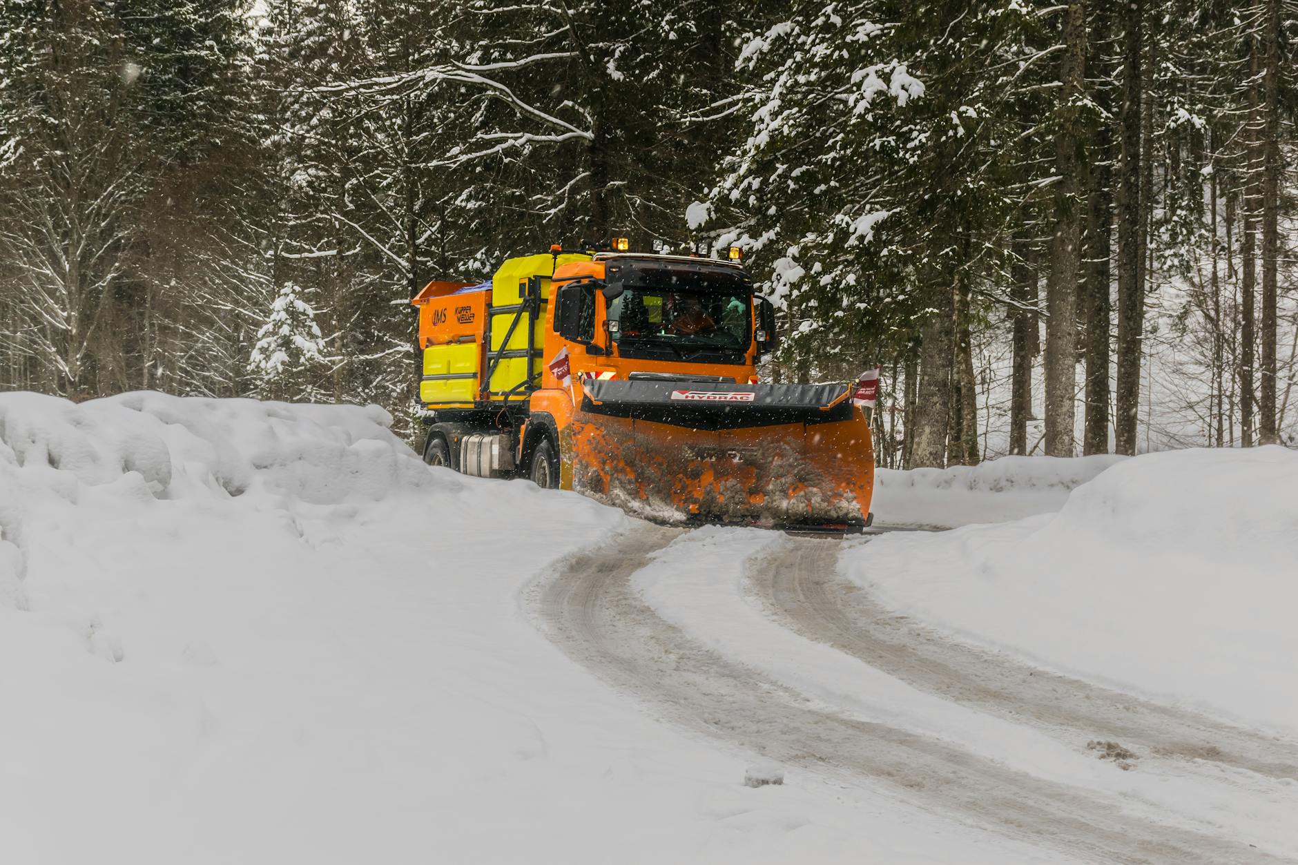 In deze winterperiode is de gemeente Opmeer weer druk bezig met de gladheidsbestrijding bij u in de buurt.